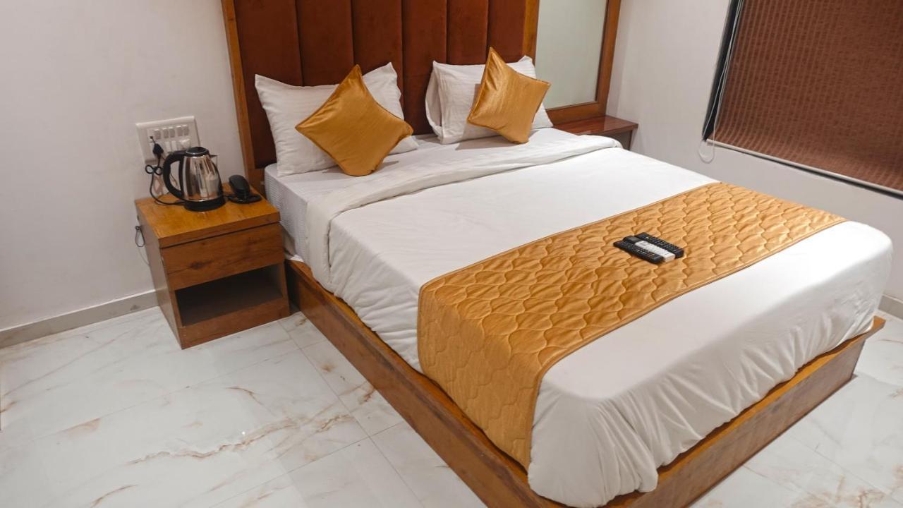 Hotel Palms Residency, Chembur Bombaj Zewnętrze zdjęcie