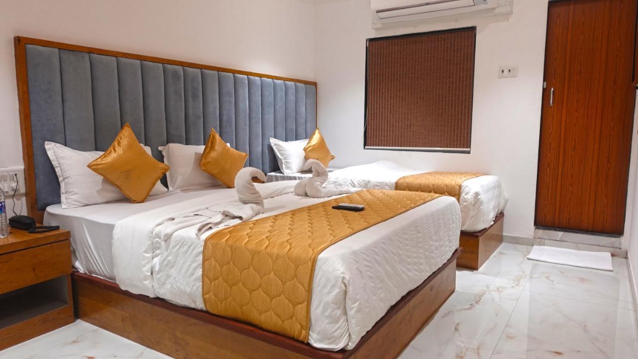 Hotel Palms Residency, Chembur Bombaj Zewnętrze zdjęcie