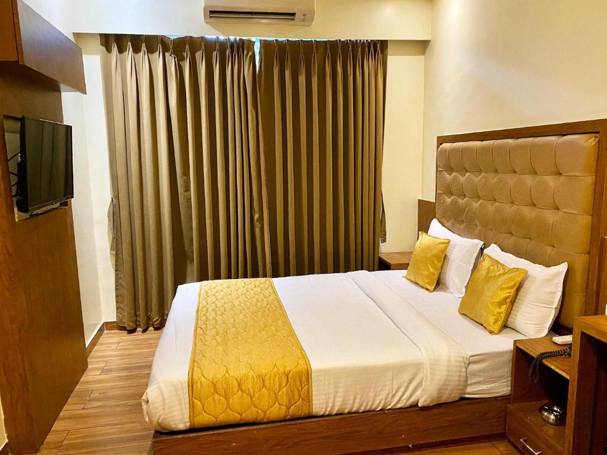 Hotel Palms Residency, Chembur Bombaj Zewnętrze zdjęcie