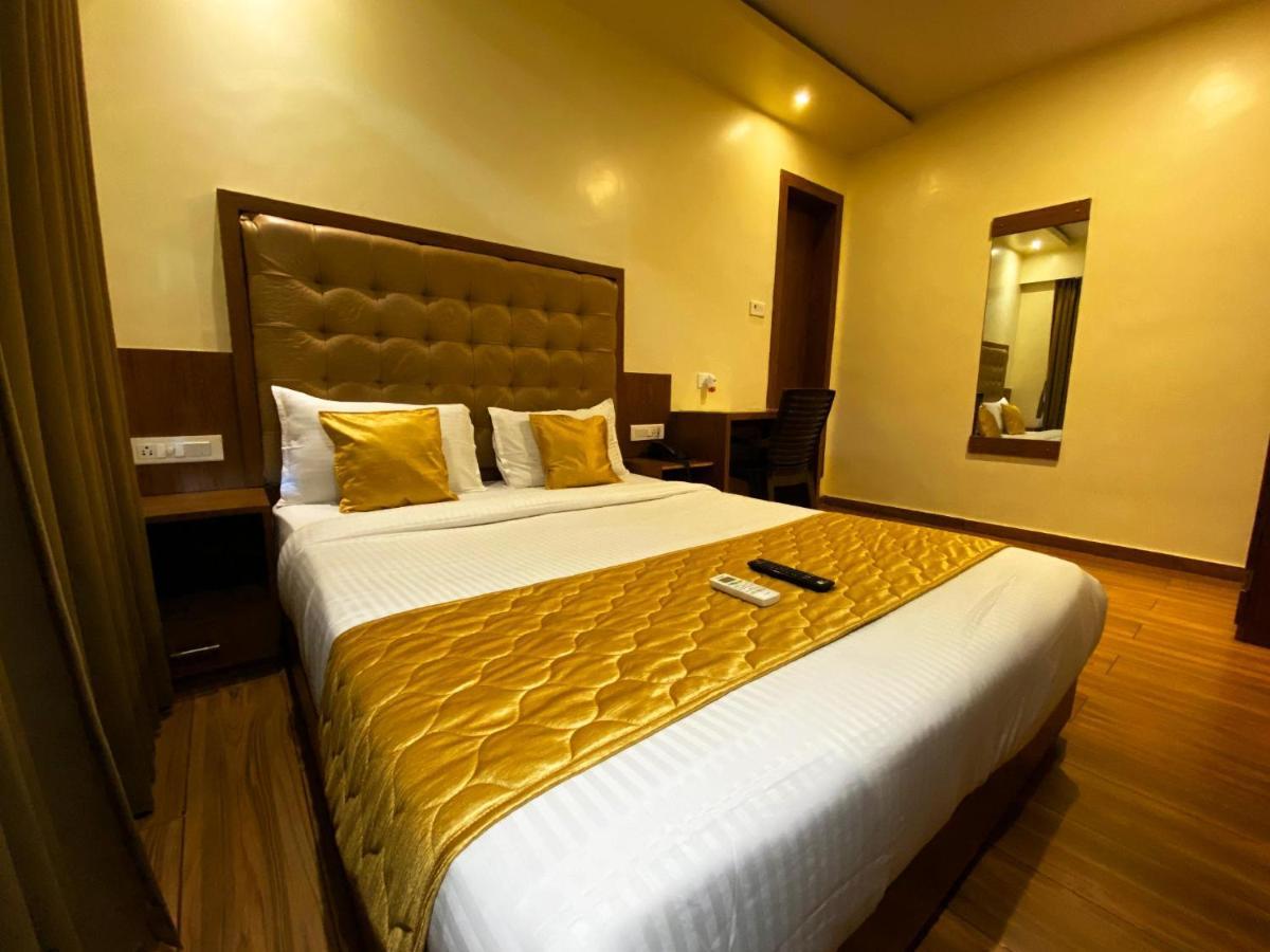 Hotel Palms Residency, Chembur Bombaj Zewnętrze zdjęcie