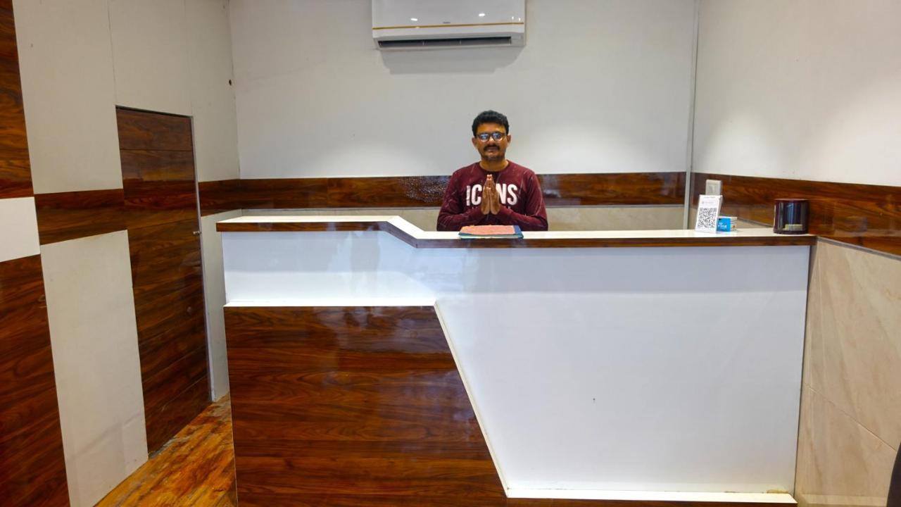 Hotel Palms Residency, Chembur Bombaj Zewnętrze zdjęcie