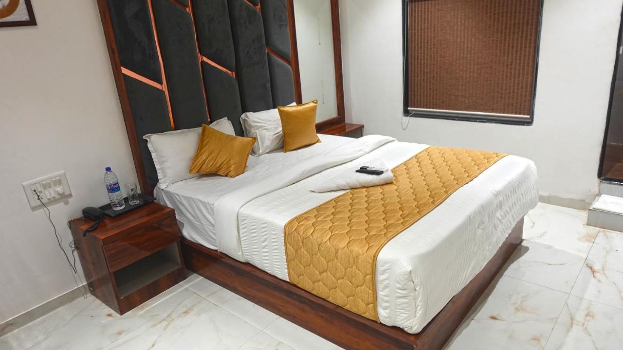 Hotel Palms Residency, Chembur Bombaj Zewnętrze zdjęcie