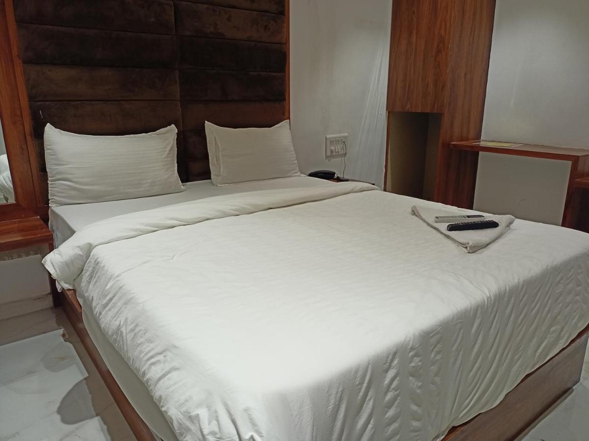 Hotel Palms Residency, Chembur Bombaj Zewnętrze zdjęcie