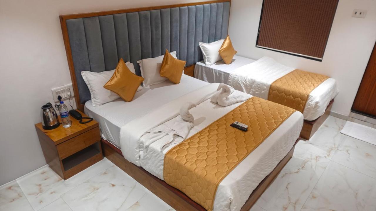 Hotel Palms Residency, Chembur Bombaj Zewnętrze zdjęcie