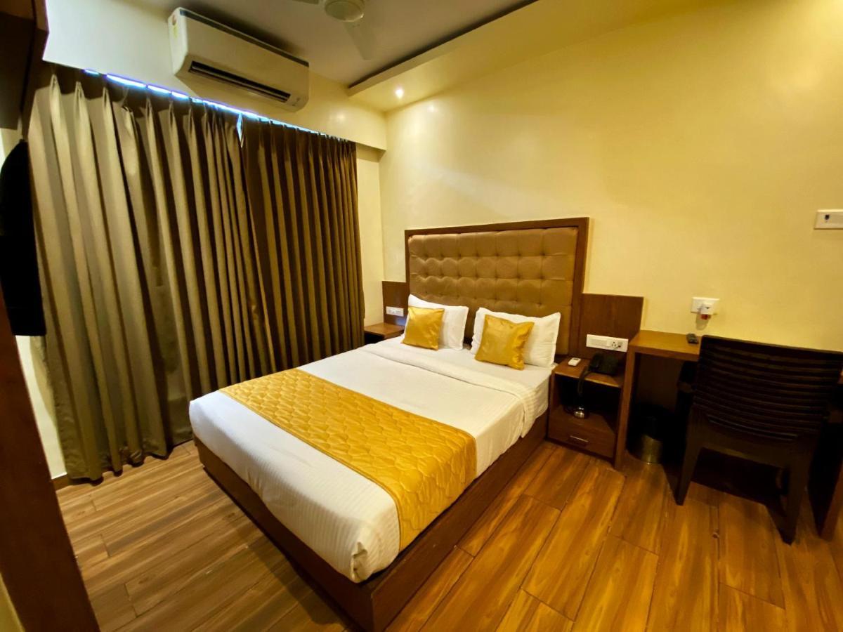 Hotel Palms Residency, Chembur Bombaj Zewnętrze zdjęcie